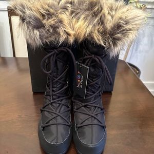 New with tags and box moon boots